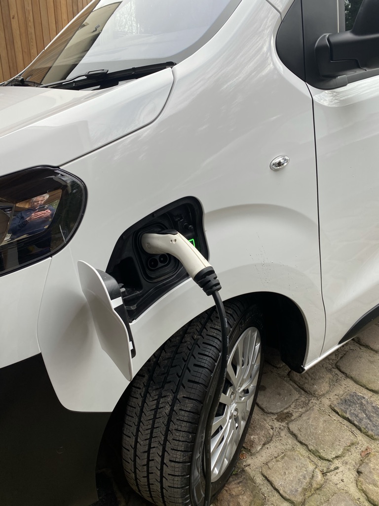 2395006A 8130 4F45 9B18 6EE81976B5CC 1 105 C